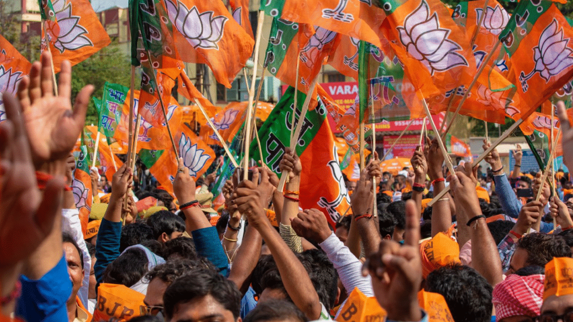 సిరిసిల్ల జిల్లాలో బీజేపీలోకి భారీ చేరికలు కాంగ్రెస్ తాజా మాజీ సర్పంచ్‌లు కమలం గూటికి
