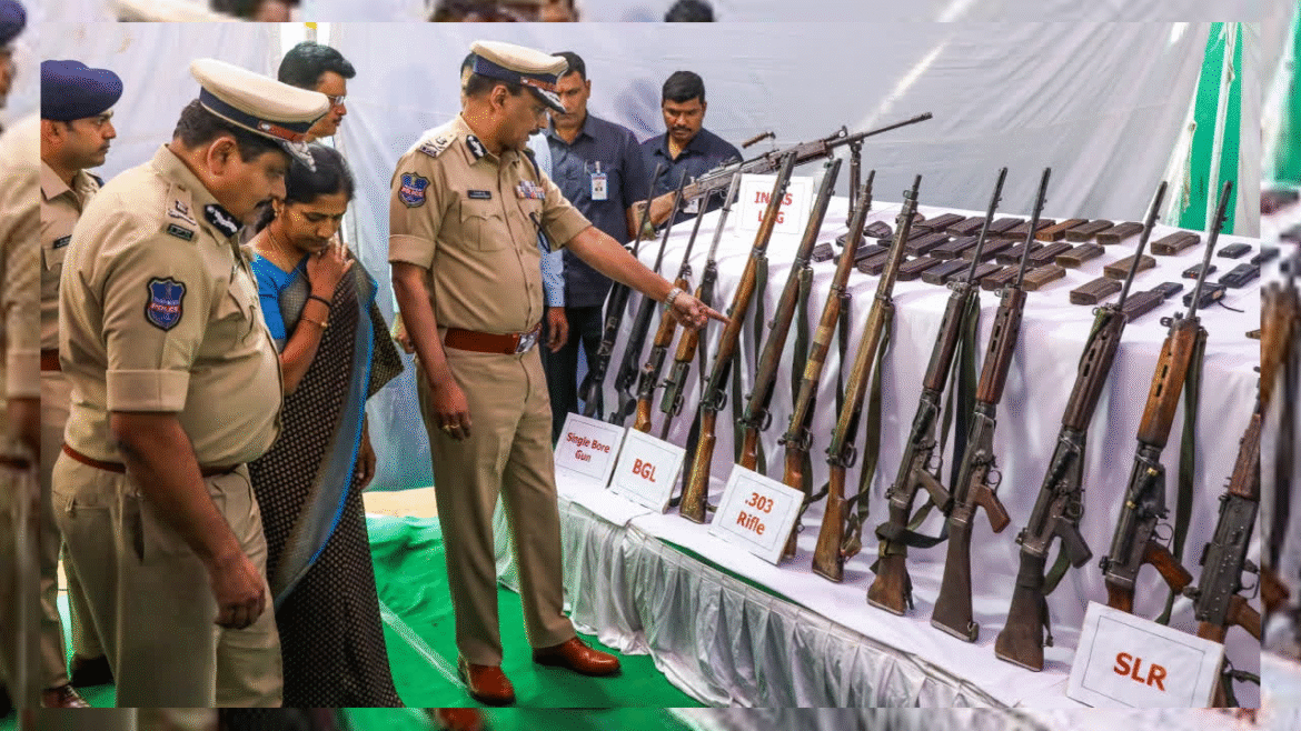 41 మంది నక్సల్స్‌ సరెండర్
