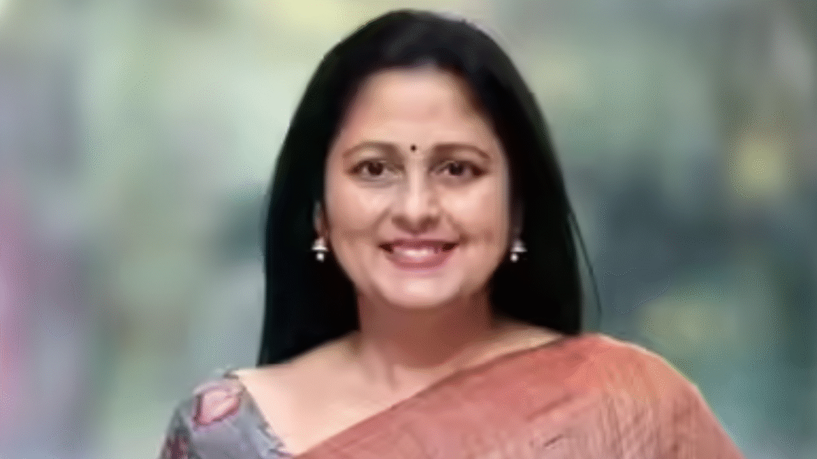 పవన్‌కు నటించడం రాదు: జయసుధ
