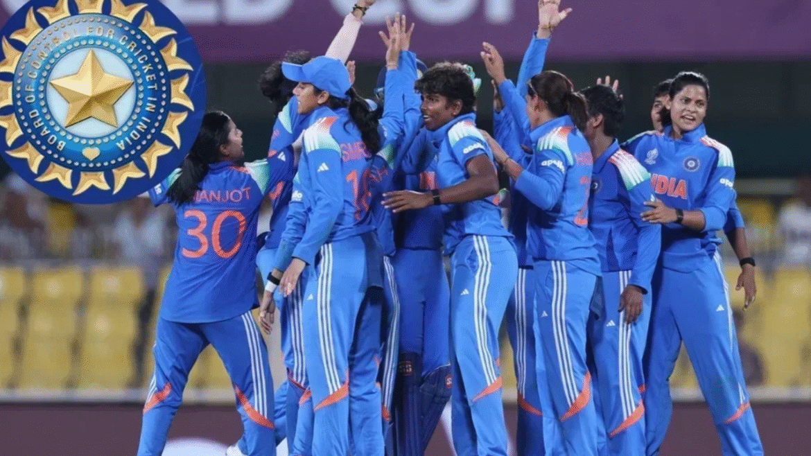 మహిళా క్రికెటర్లకు ఫీజు పెంపు!
