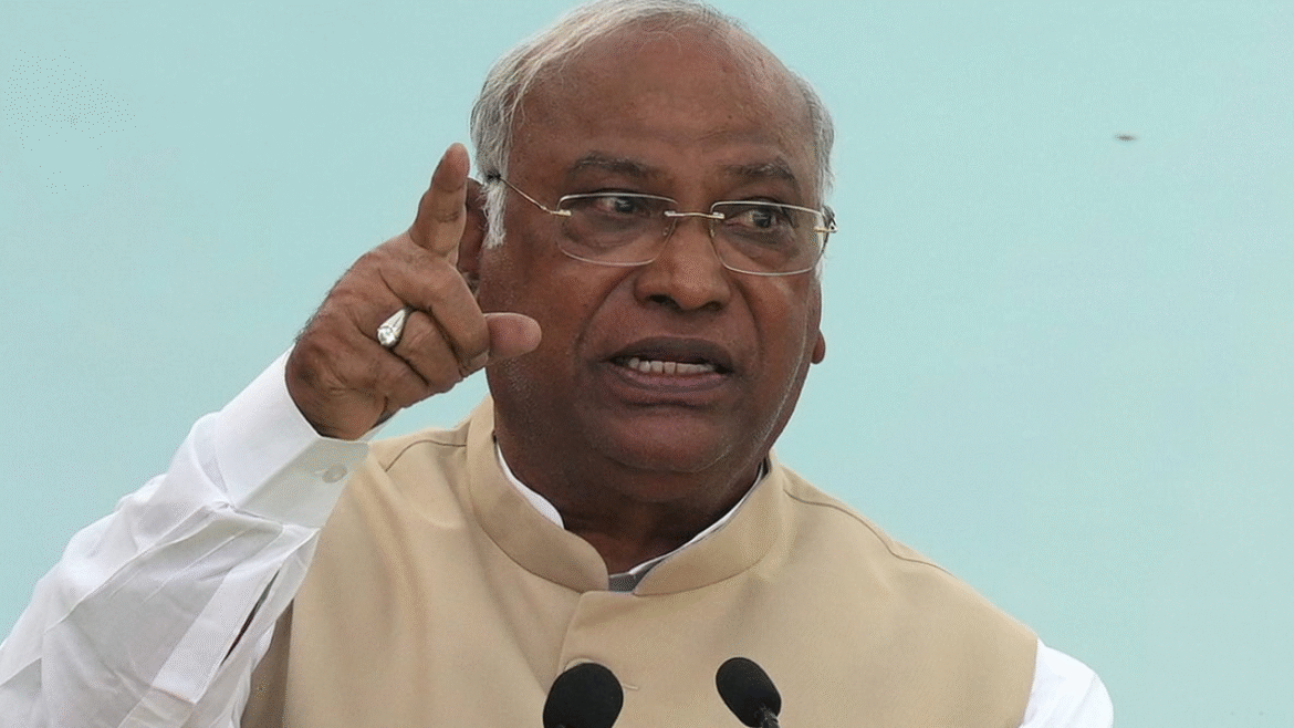 మోదీనే పెద్ద నాటకాలరాయుడు: ఖర్గే
